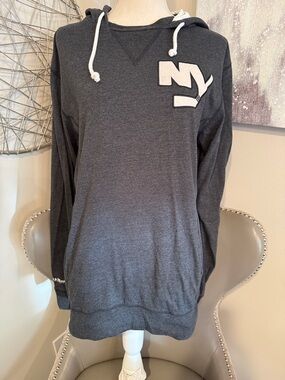 NY ISLANDERS Charcoal Pullover Hoodie with White Patch Logo